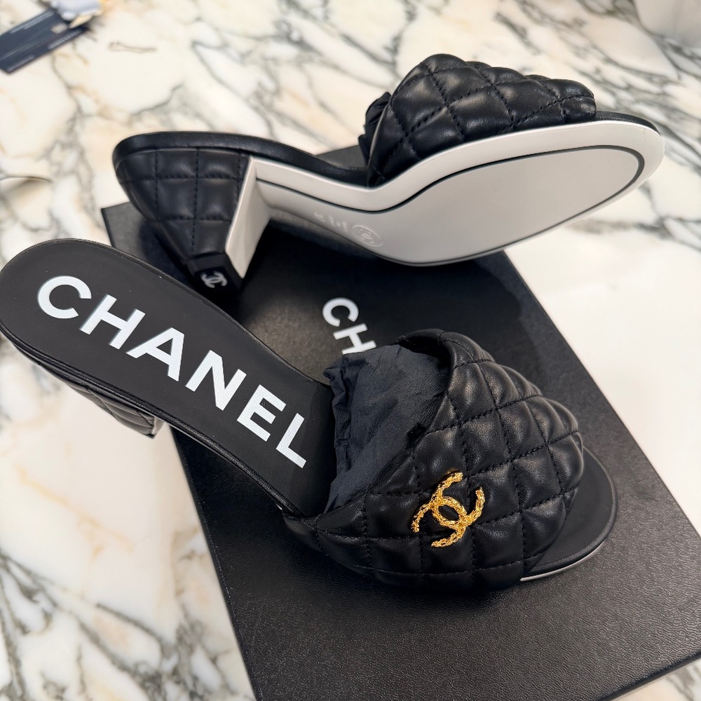 CHANEL Quilted Lambskin Black Mules Block Heel Open Toe Slip On Women's Size 7